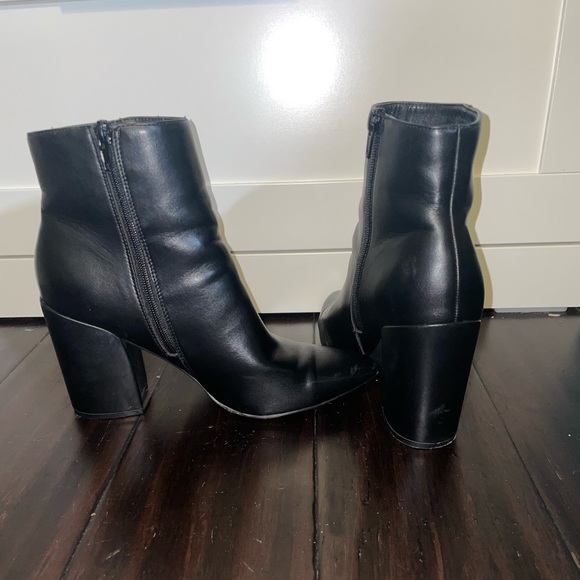 Womens Steve Madden Black Leather heeled booties - Picture 1 of 4